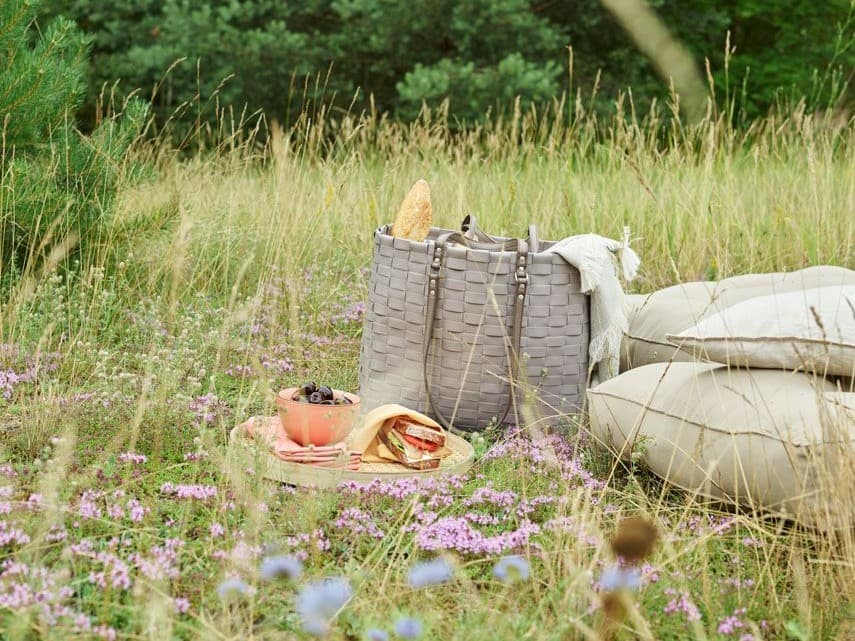 Co zabrać ze sobą na piknik? Organizujemy przyjęcie w ogrodzie Co zabrać ze sobą na piknik? Organizujemy przyjęcie w ogrodzie