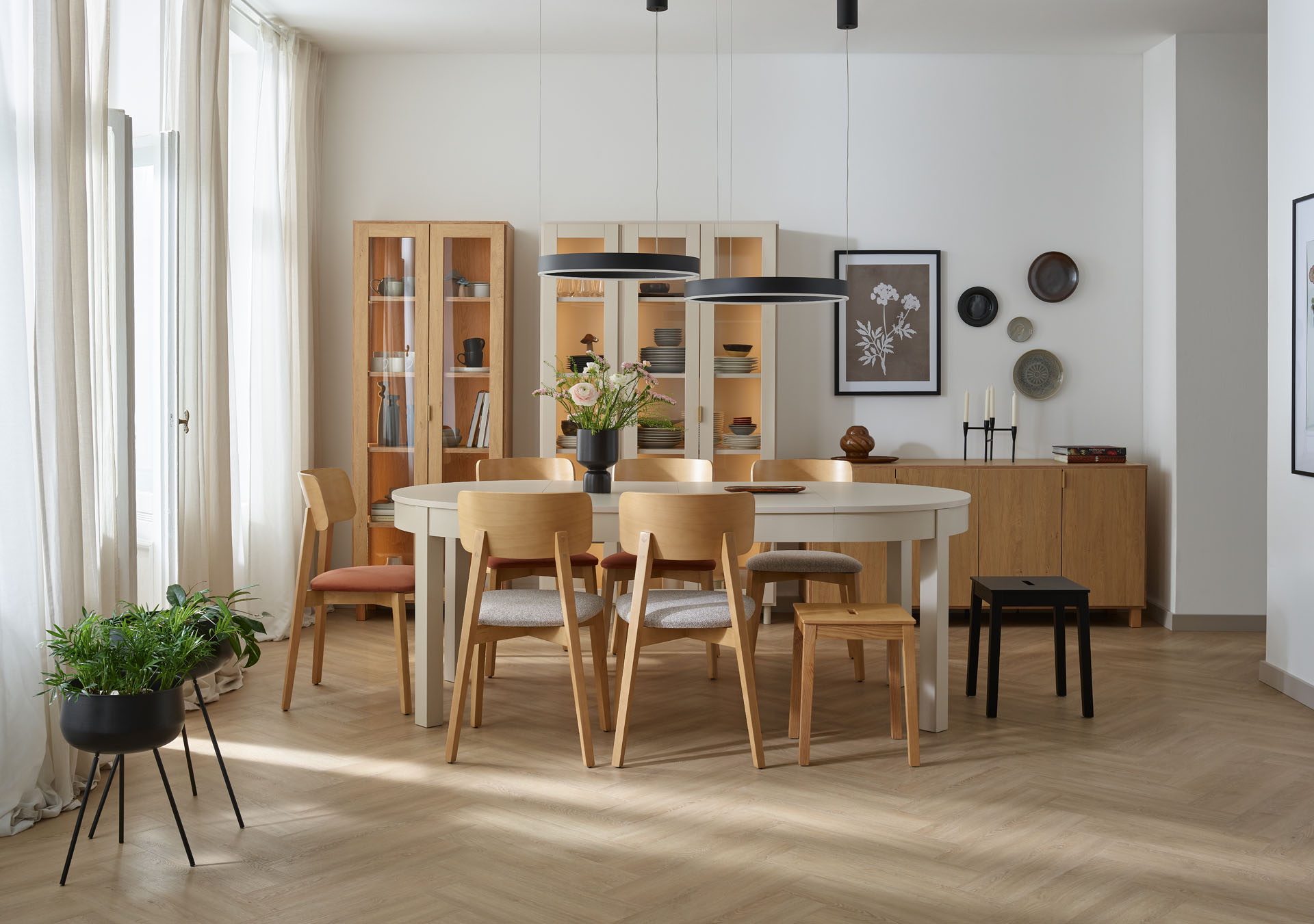 Drewno we wnętrzach: przewodnik po kolorach i rodzajach