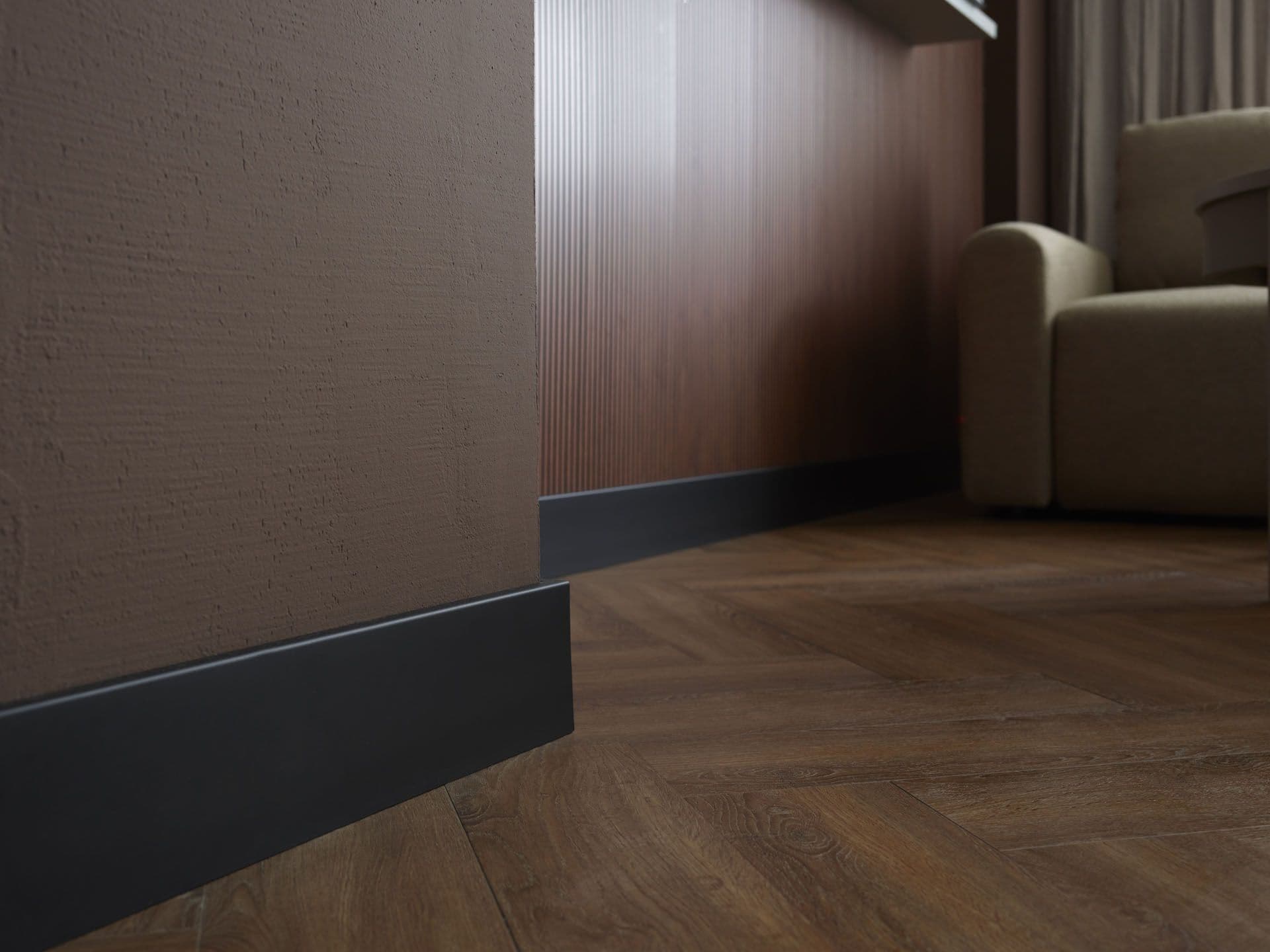 Harmonijne połączenie ściany z podłogą. Jakie listwy przypodłogowe wybrać?