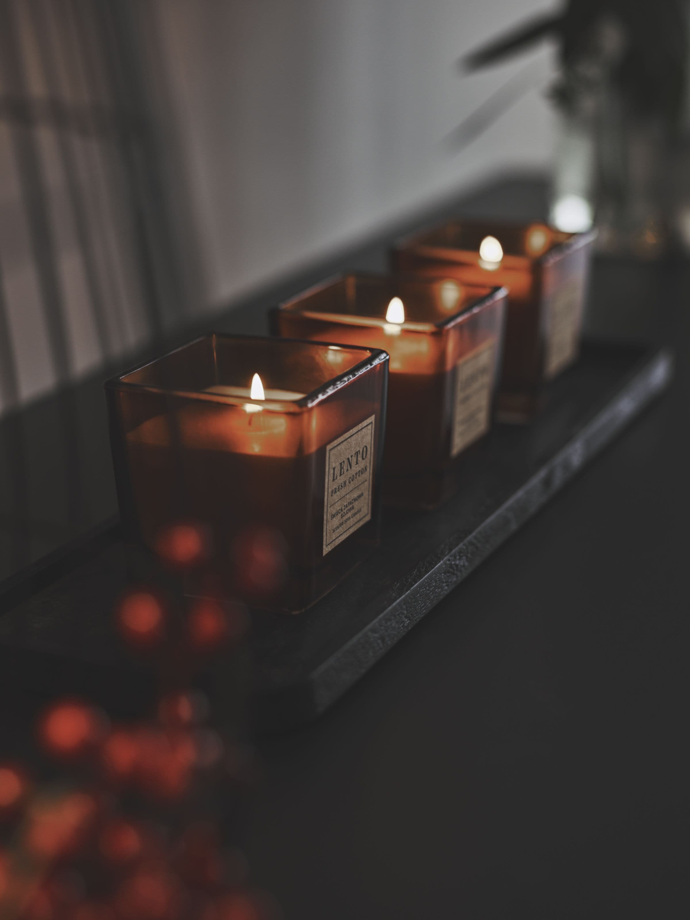 świeczki tworzące jesienny nastrój