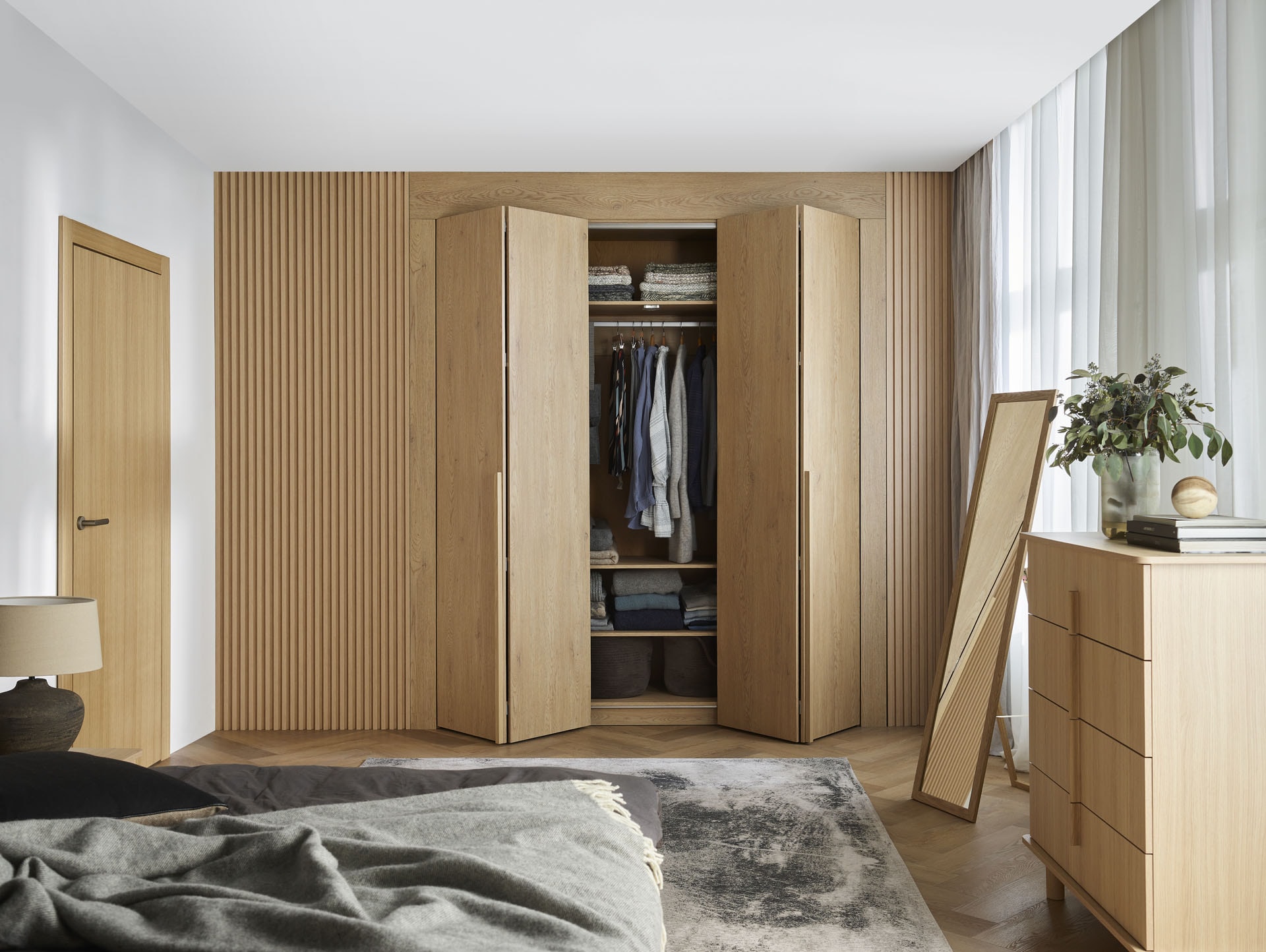 Montaż lameli do ściany i sufitu. Prosty poradnik krok po kroku