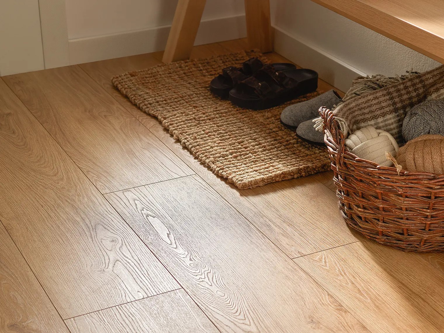 Podłoga w przedpokoju, która sprosta codziennym wyzwaniom