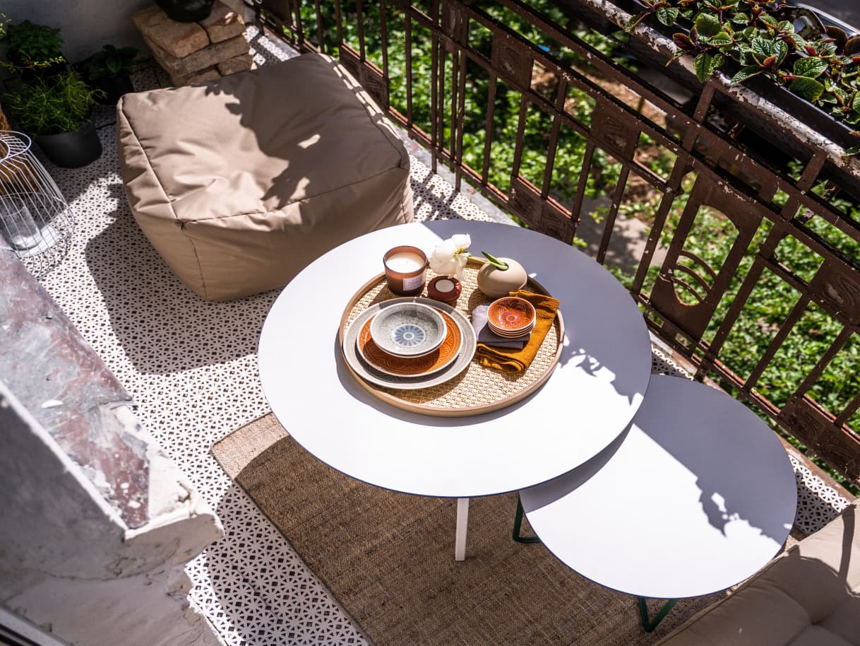 Królestwo roślin, słońca i przyjemności. Pomysły na letnią aranżację balkonu