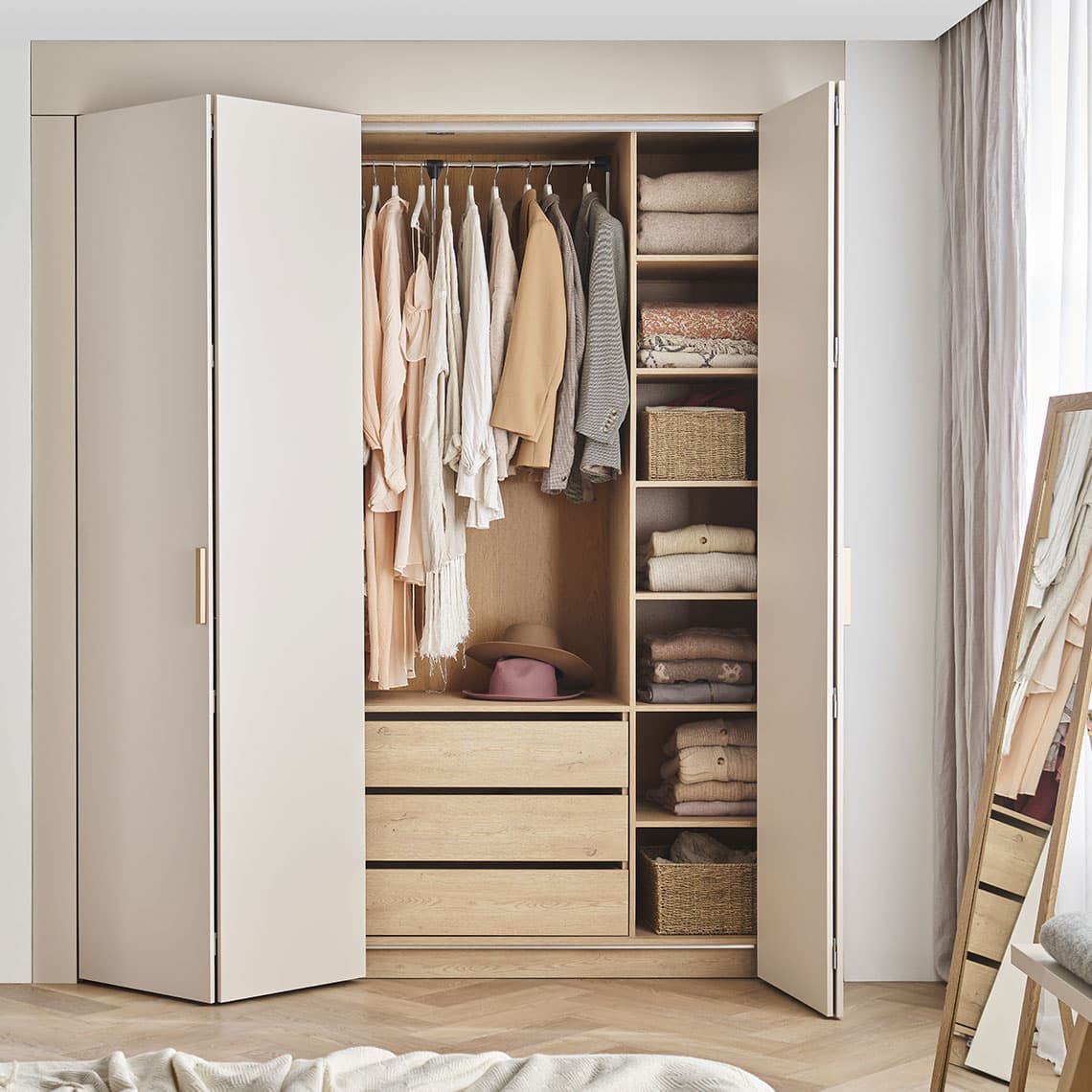 Jakie wymiary powinna mieć szafa na ubrania?