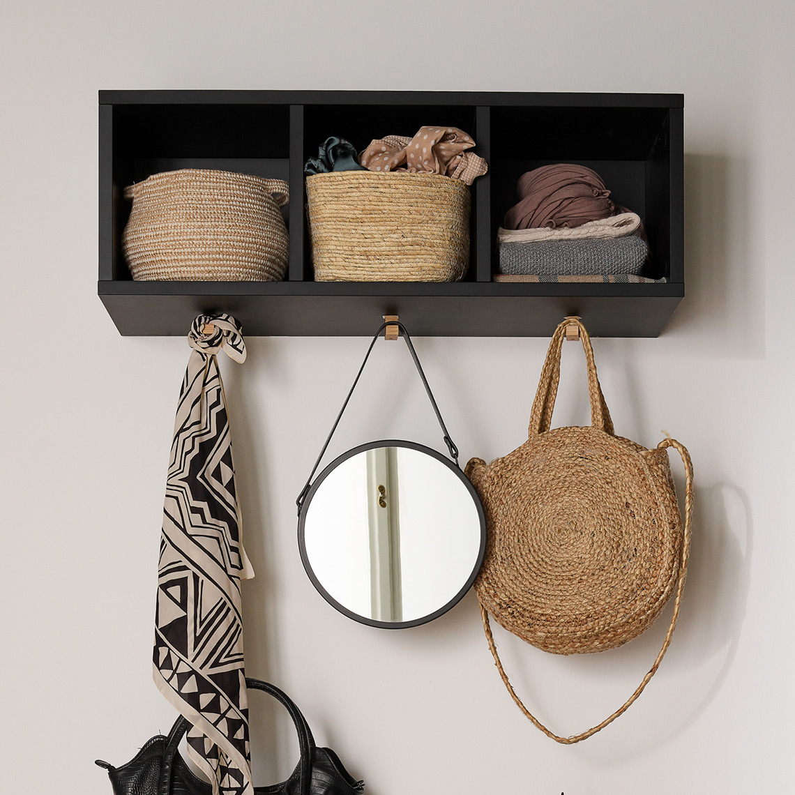 Półka regałowa z haczykami Simple aranżacja