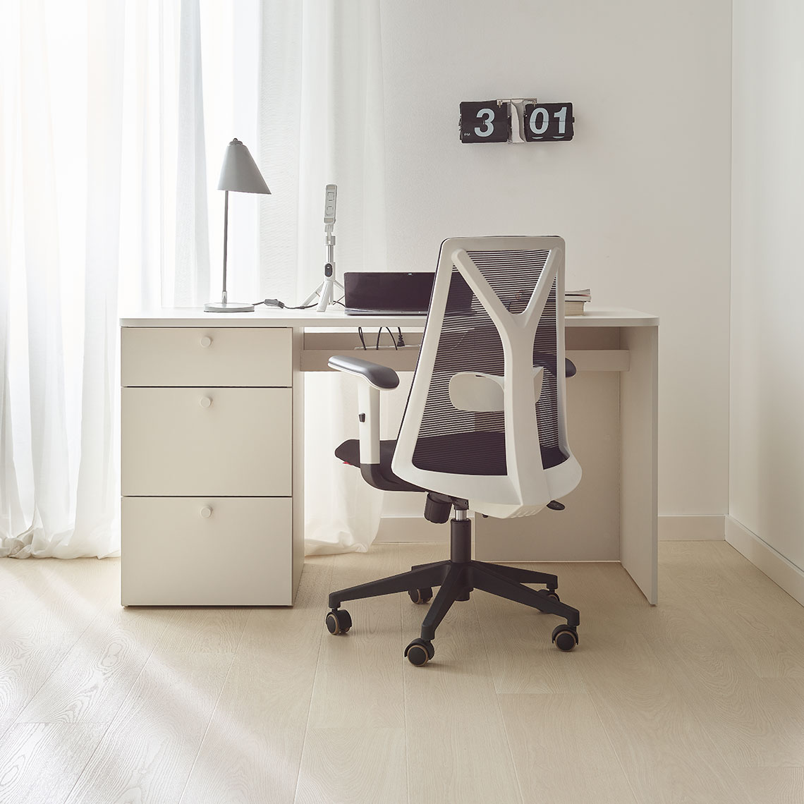 Biurko 140 lewe Reli aranżacja