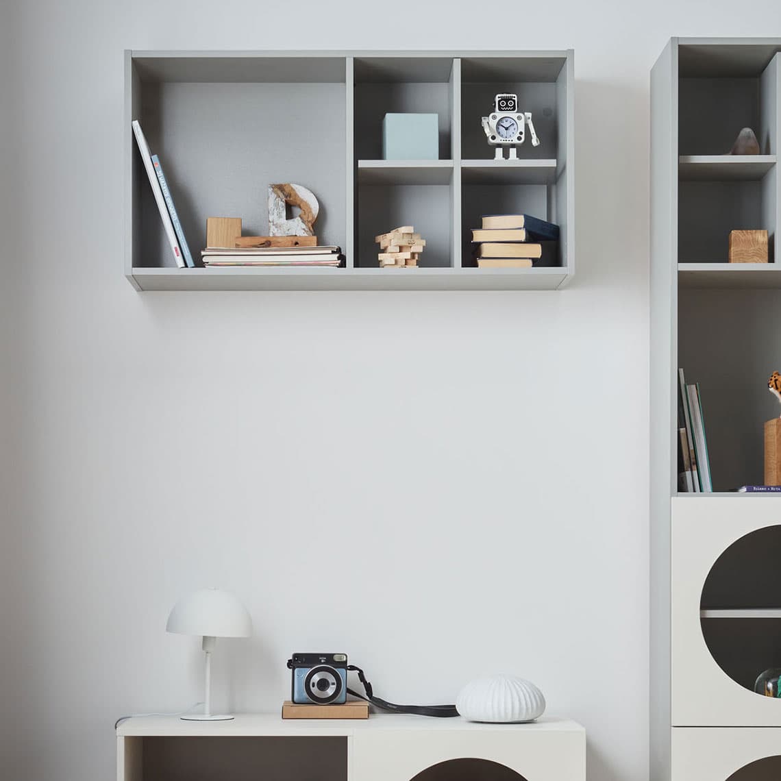 Półka wisząca szeroka Reli aranżacja