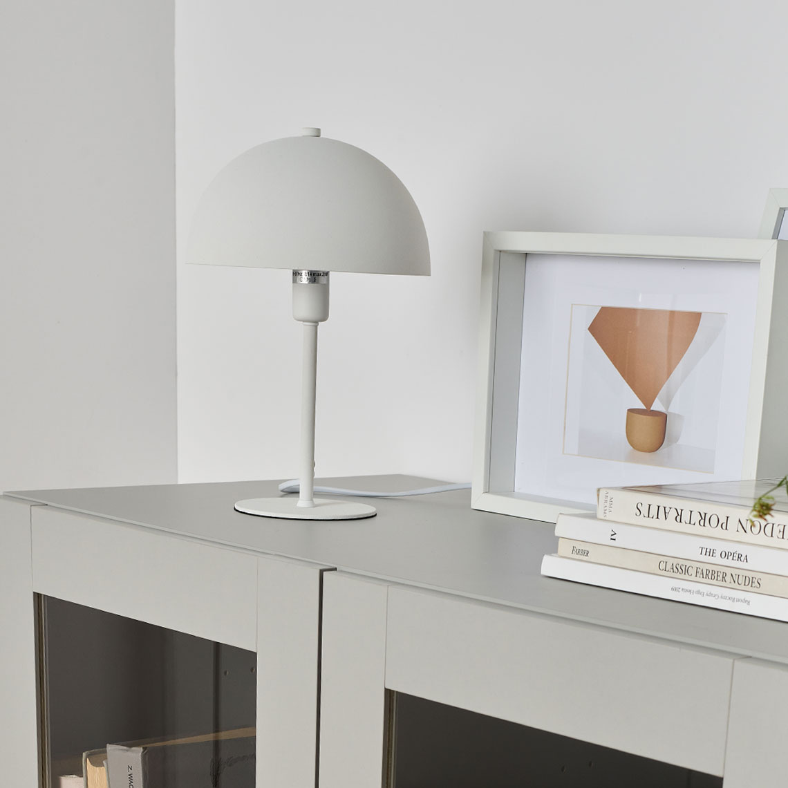 Lampa komodowa Nola aranżacja