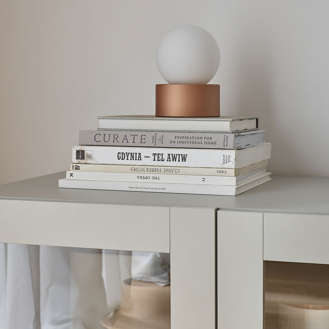 Lampa komodowa Countess aranżacja