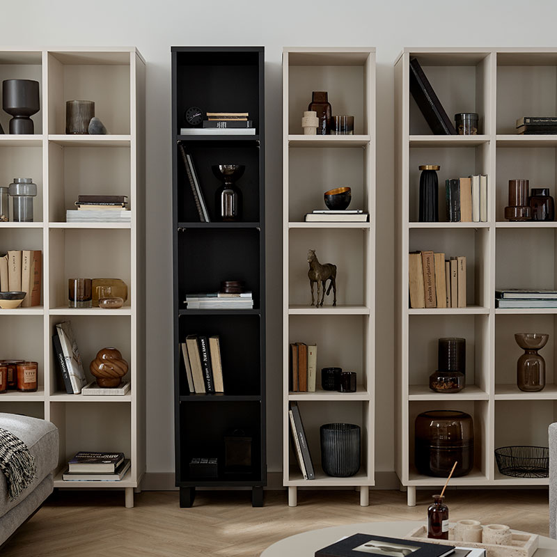 Regał wąski pojedynczy Simple aranżacja