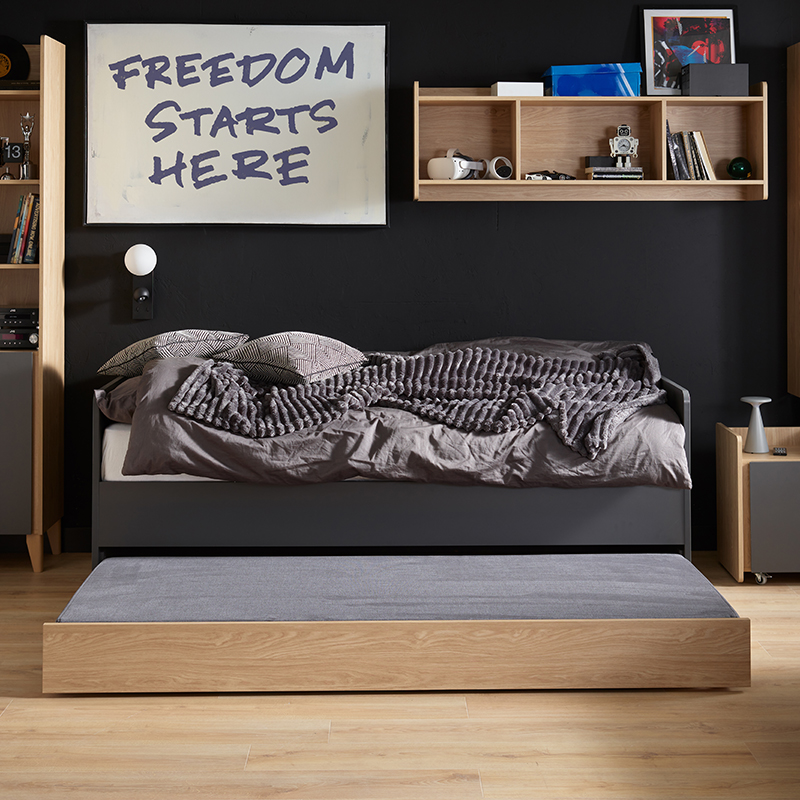 Kanapa z podnoszonym stelażem i szufladą Muve aranżacja