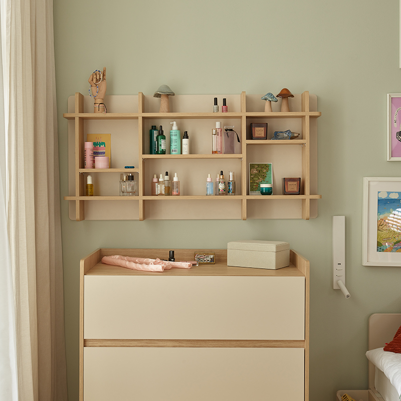 Półka kolekcjonerska wisząca Muve aranżacja