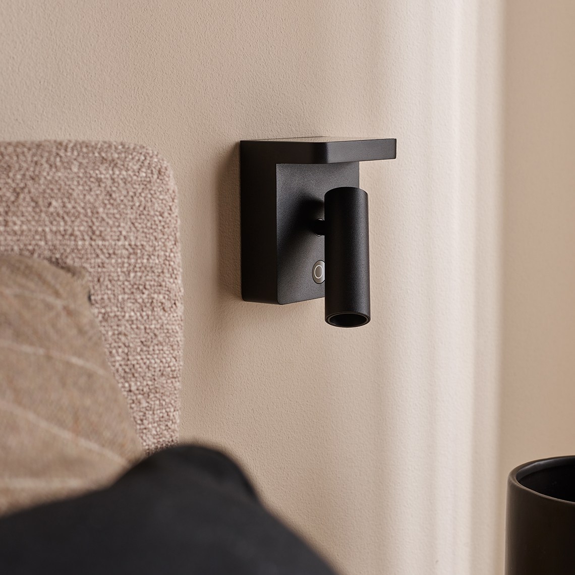 Kinkiet Lofer Maxlight aranżacja