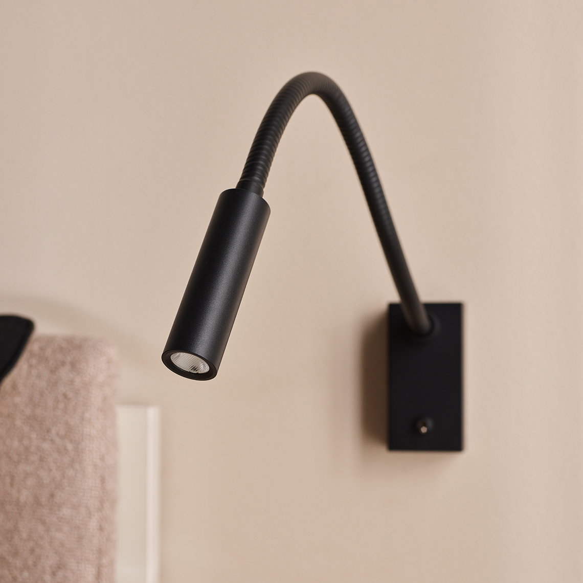 Kinkiet Rider Maxlight aranżacja