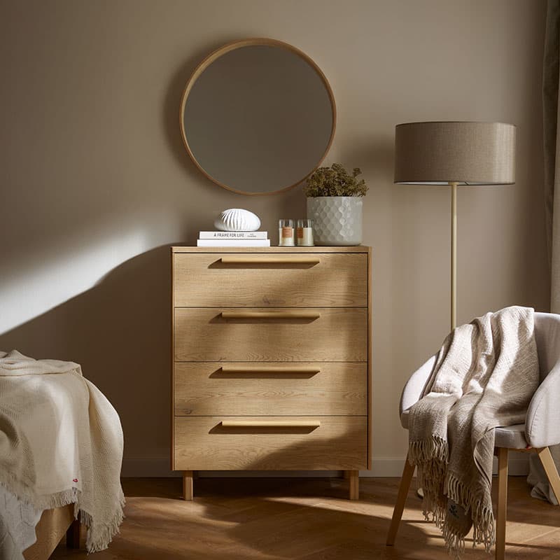 Komoda z 4 szufladami Well aranżacja