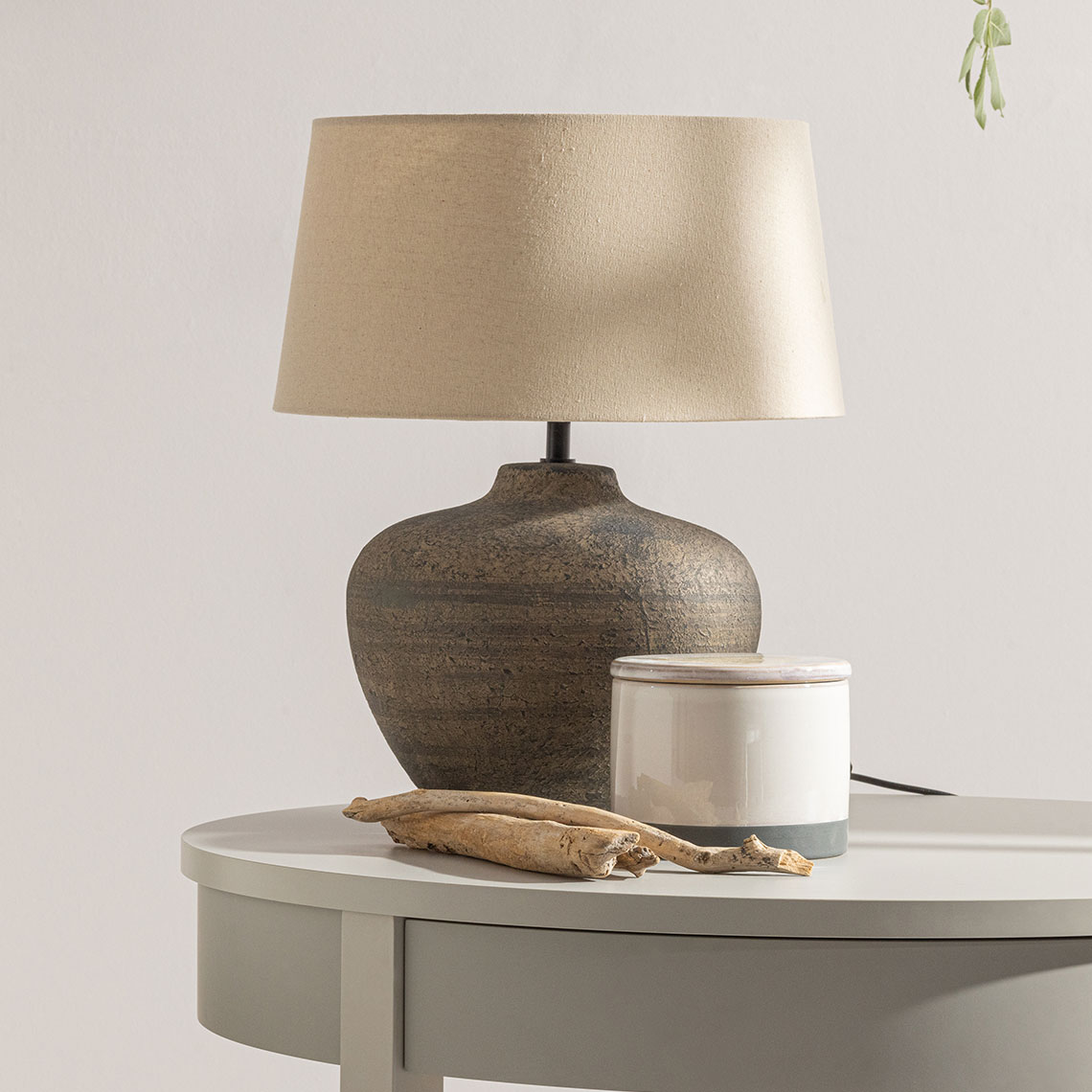 Lampa komodowa Lou aranżacja