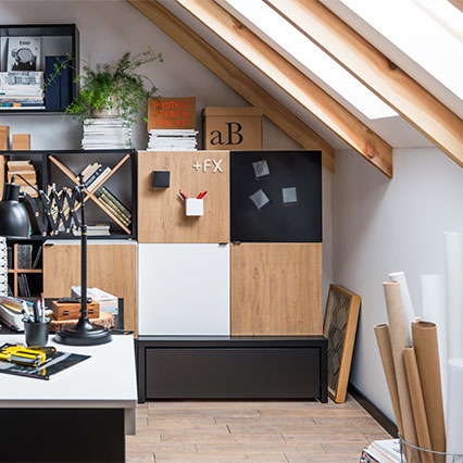 Komoda szeroka z podestem 106x53 z szufladą Young Users aranżacja