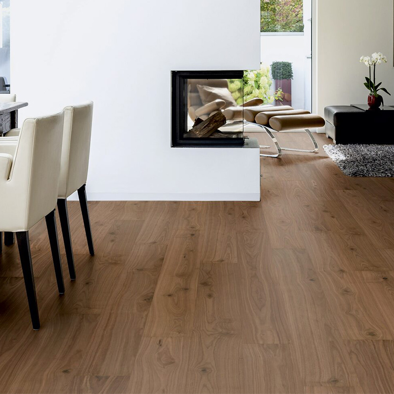 Podłoga hybrydowa Ter Hürne Hywood Classic Orzech włoski Prescott Z24 aranżacja