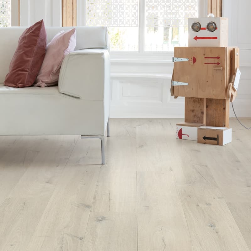 Panele winylowe Quick Step Bloom Dąb bawełniany biało-rumiany AVMPU40200 aranżacja