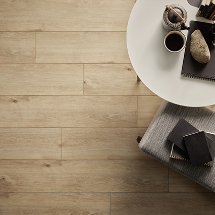 Panele winylowe z twardym rdzeniem i podkładem IXPE VOX Rigio Oak Euris aranżacja