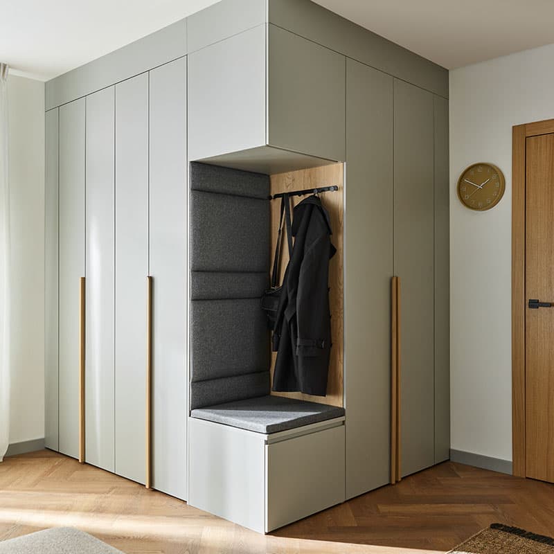 Zestaw mebli do przedpokoju z szafką na buty i siedziskiem 225 Stor aranżacja